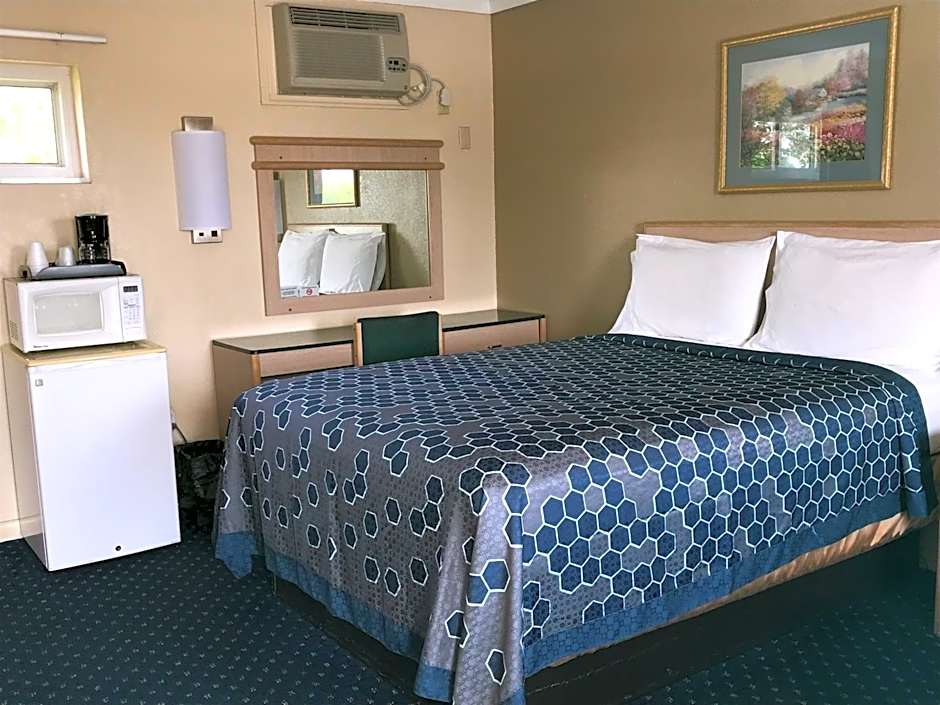 Budget Inn By OYO Toledo Perrysburg I-280