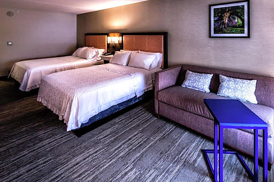 Hampton Inn By Hilton & Suites Staten Island