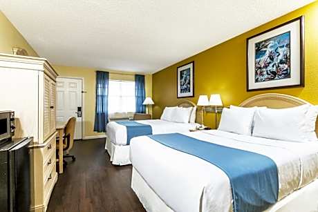 Double Room with Two Double Beds - Mobility and Hearing Impaired Access/Non-Smoking