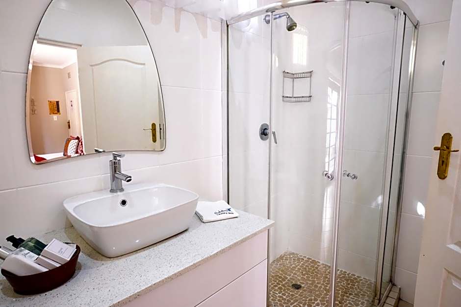 Whalesong Guest House