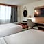 La Quinta Inn & Suites by Wyndham Seattle Sea-Tac Airport