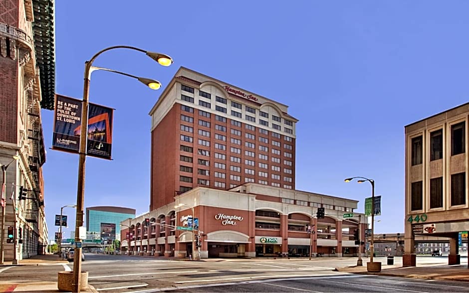 Photo 1 of 40 of Hampton Inn St. Louis-Downtown (At the Gateway Arch)