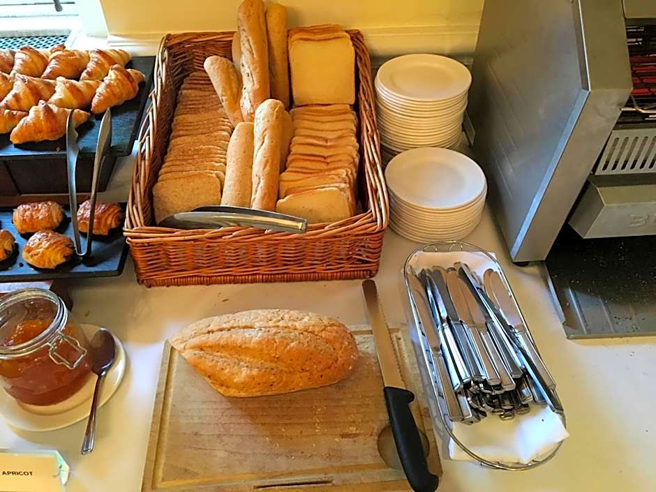 Winchester Wessex Hotel by Sunday