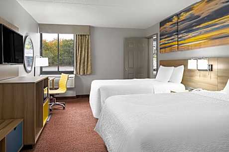 2 Double Beds One-Bedroom Suite Non-Smoking