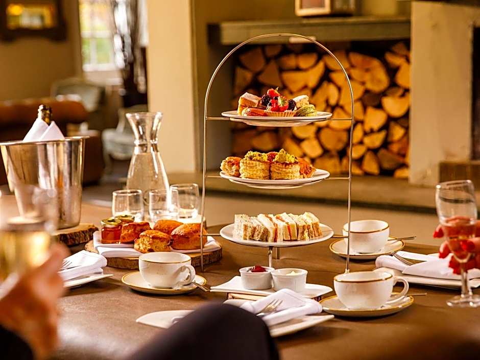 Sunday Box Hill Burford Bridge Hotel