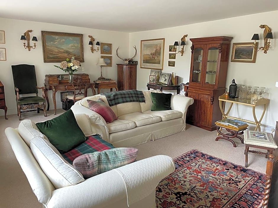 Field End House Strawberry Lane Meysey Hampton