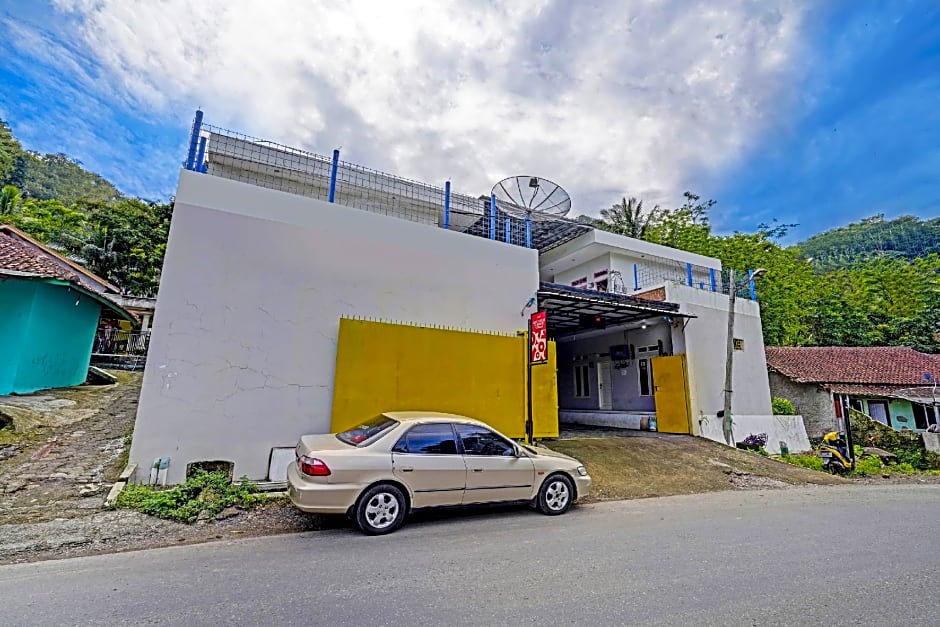 OYO 91329 Guest House Le-banon Syariah