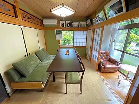 Economy Japanese-Style Triple Room with Shared Bathroom