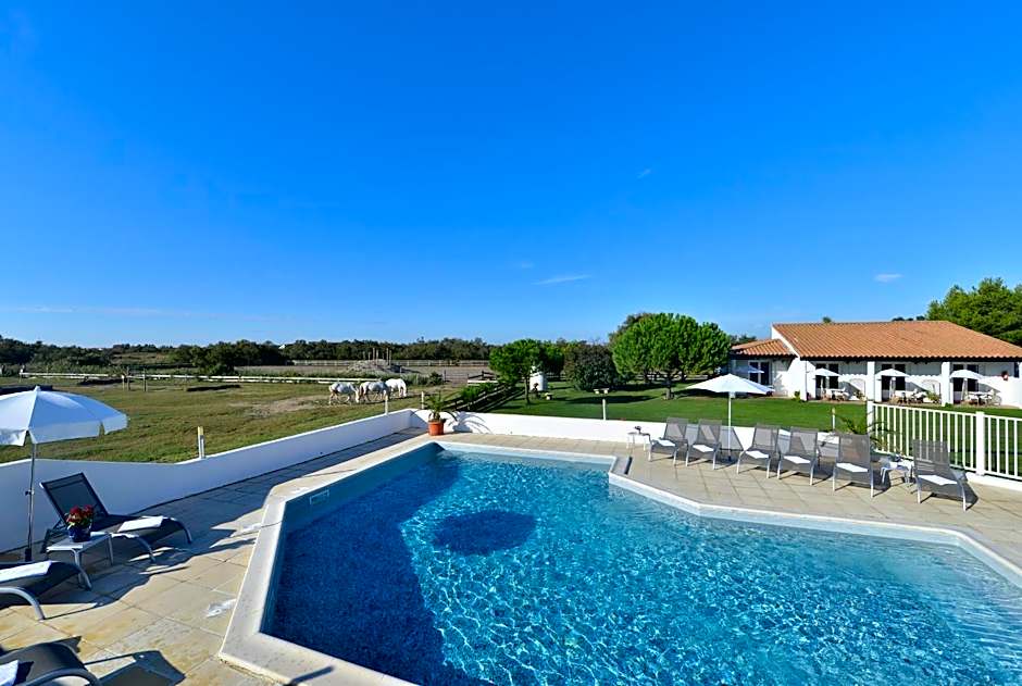 Mas de la Grenouillere Hotel et Centre equestre en pleine nature