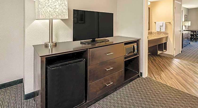 La Quinta Inn & Suites by Wyndham Anaheim Disneyland