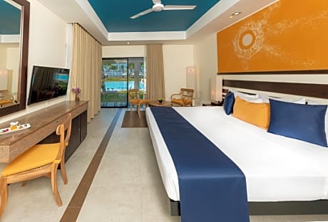 Superior Double or Twin Room with Pool Terrace