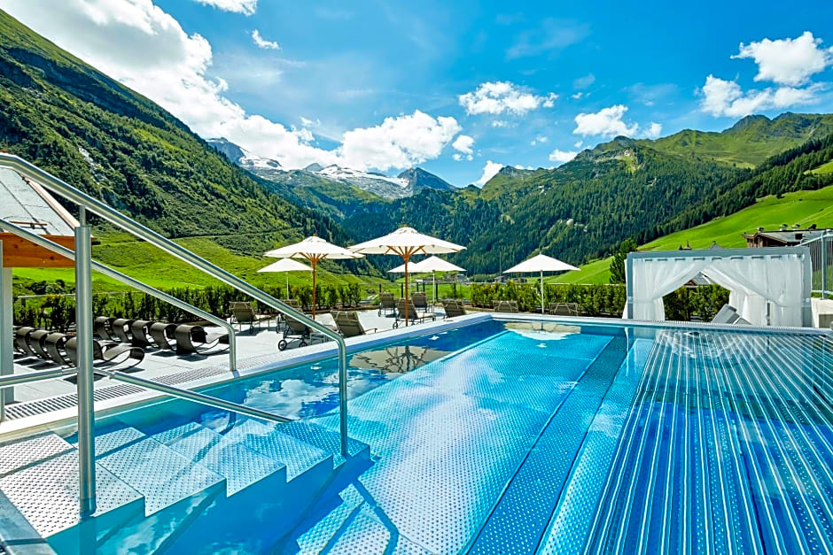 Hotel Berghof Crystal Spa & Sports