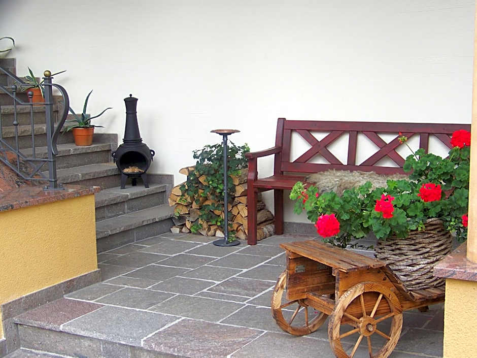 Landhaus & Appartementhaus Haussteiner