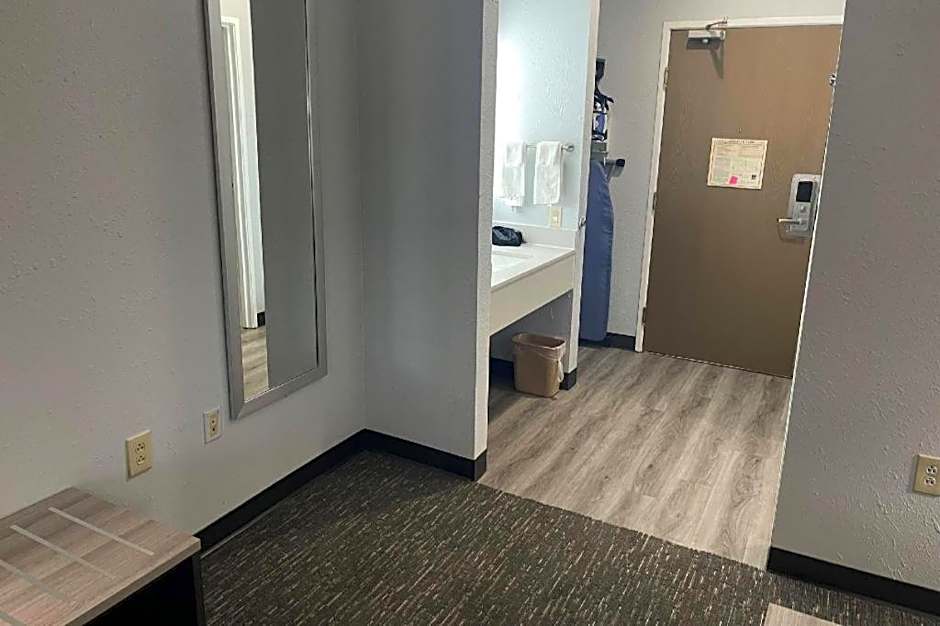 Quality Suites Abilene Mall Area