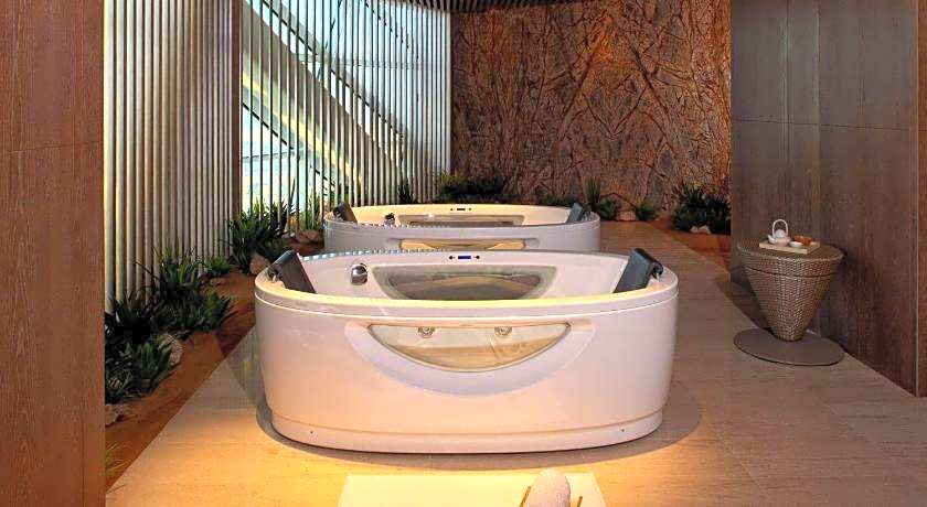 Andaz Capital Gate Abu Dhabi, By Hyatt