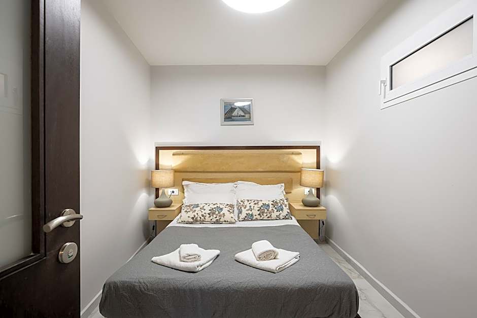 Akrogiali Apartments