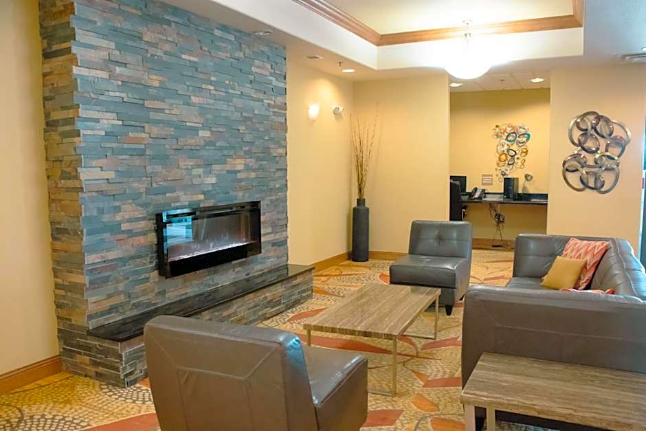 Comfort Inn & Suites Grand Forks near Alerus Center