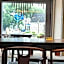 Yisu Impression Hotel (Ningbo Tianyi Square chenghuangmiao station)