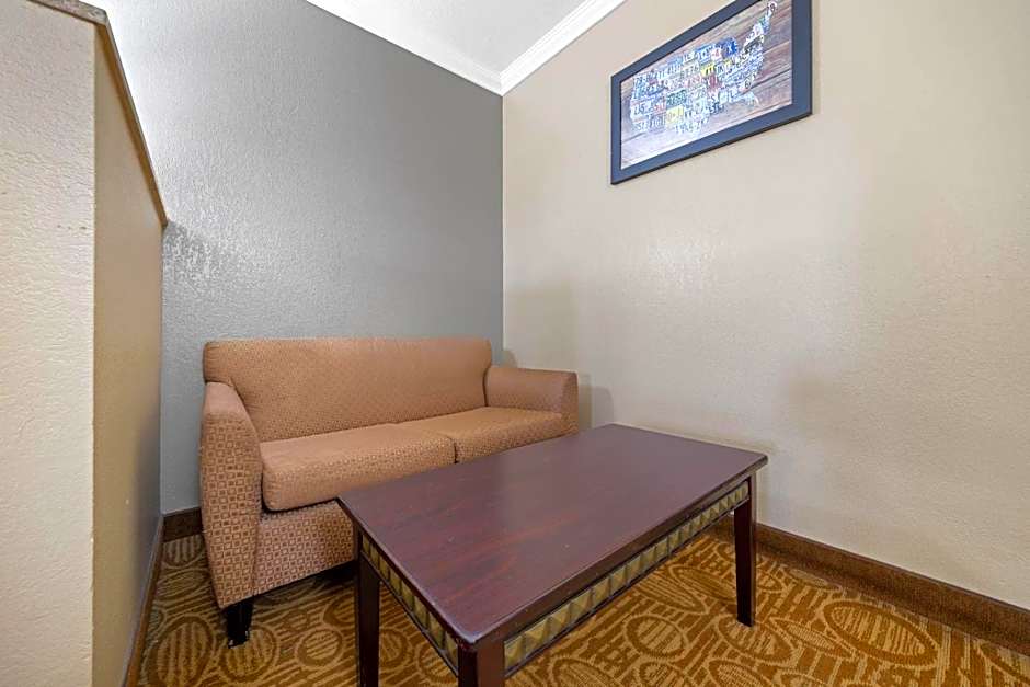 Econo Lodge Inn & Suites Fallbrook Downtown