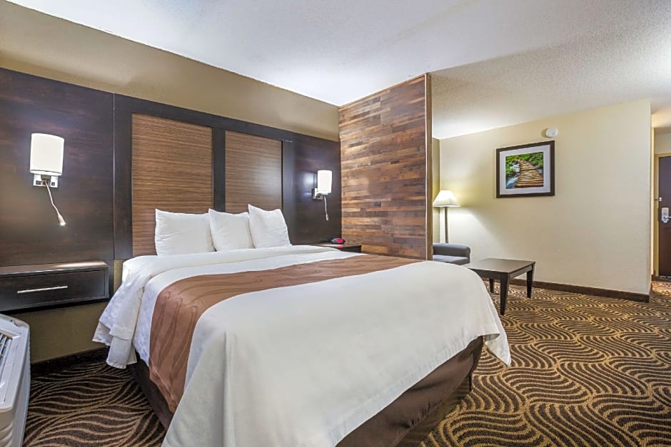 Photo 1 of 7 of Efficiency 1 Queen Bed Suite