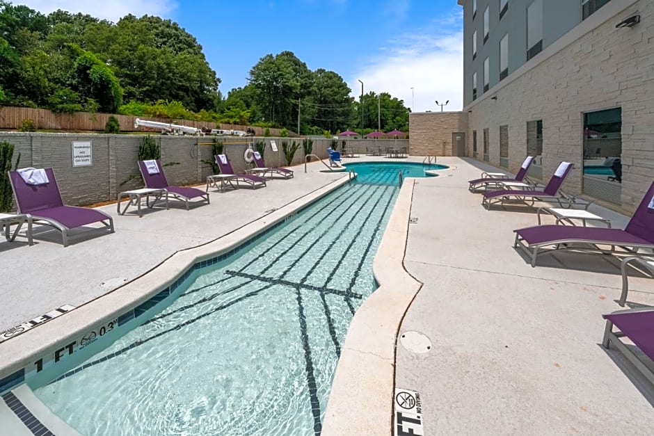 Holiday Inn Express & Suites Memphis Arpt Elvis Presley Blv, an IHG Hotel