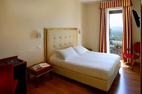 Standatd Triple Room with Valley View