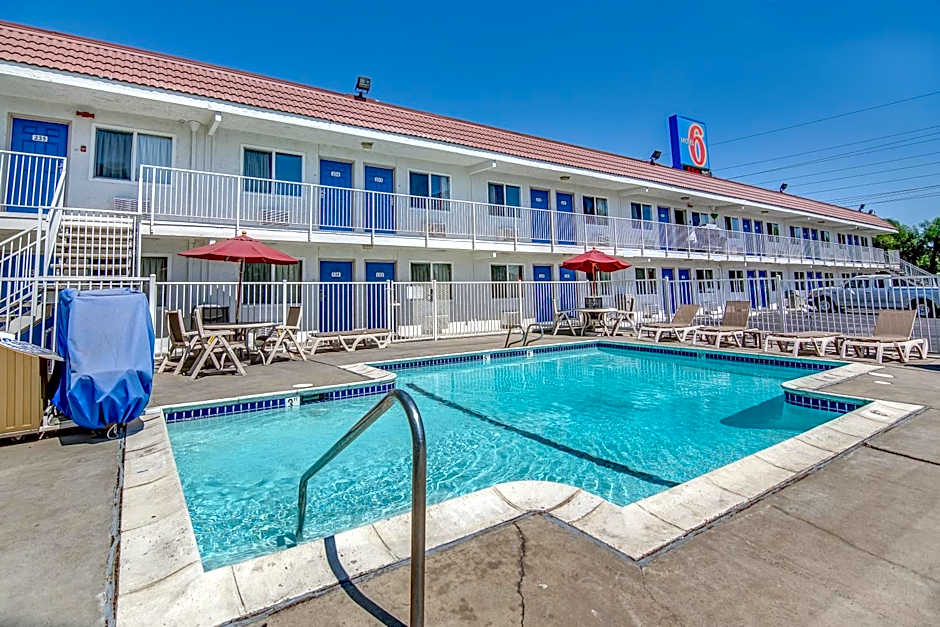 Motel 6-Stockton, CA - Charter Way West