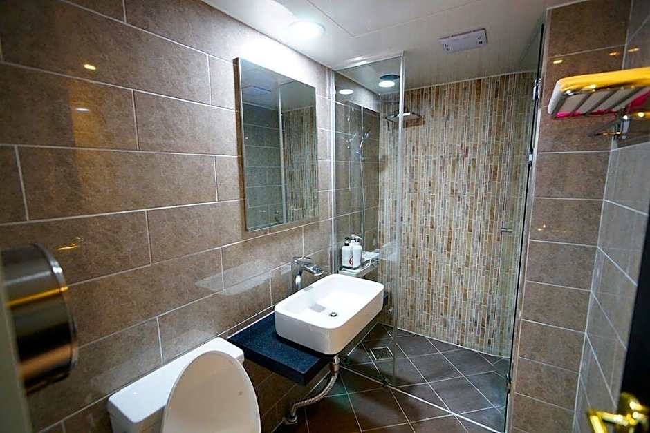Hwangsil Tourist Hotel