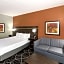 La Quinta Inn & Suites by Wyndham Olathe
