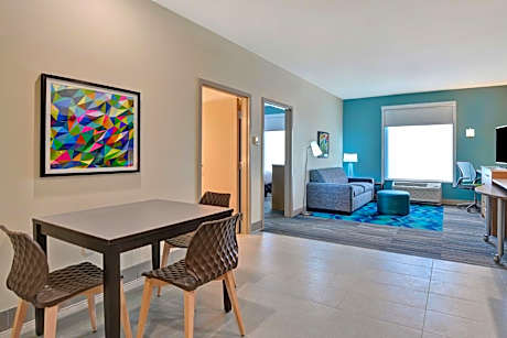 One-Bedroom King Suite - Non-Smoking