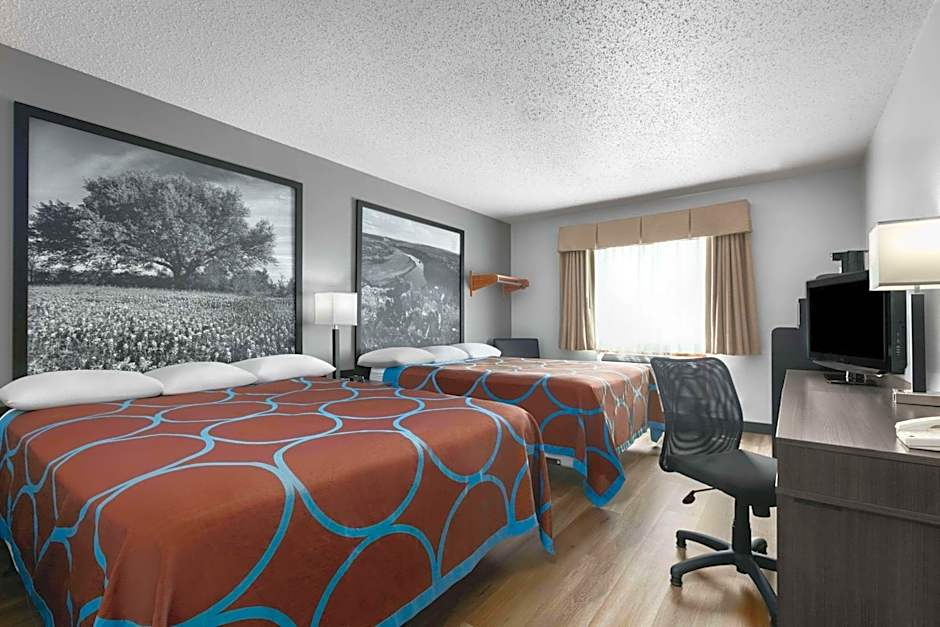 Super 8 by Wyndham Grapevine/DFW Airport Northwest