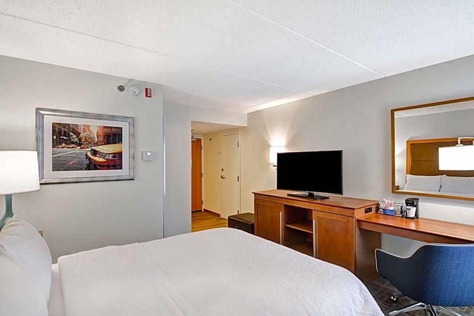 Hampton Inn By Hilton Albany Wolf Road Airport