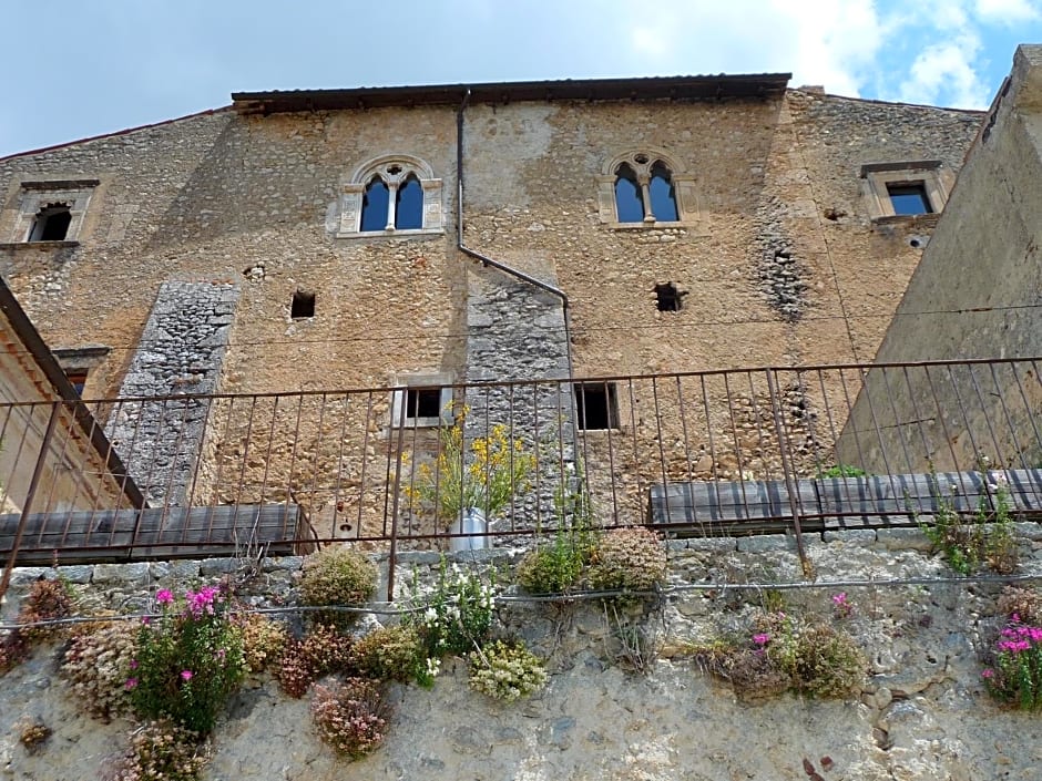 La Bifora e Le Lune Vico sotto gli archi 5