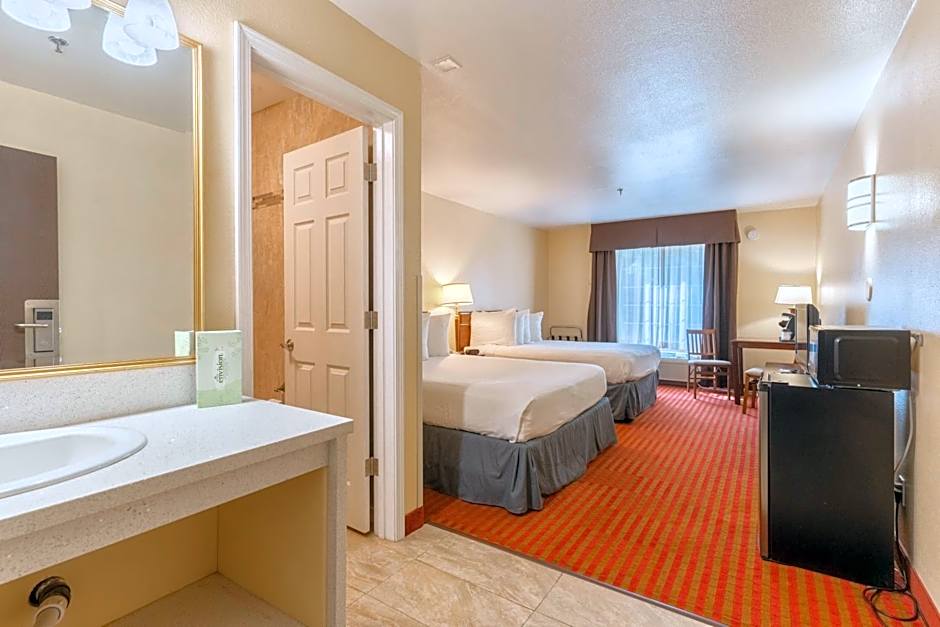Photo 1 of 10 of 2 Queen Beds