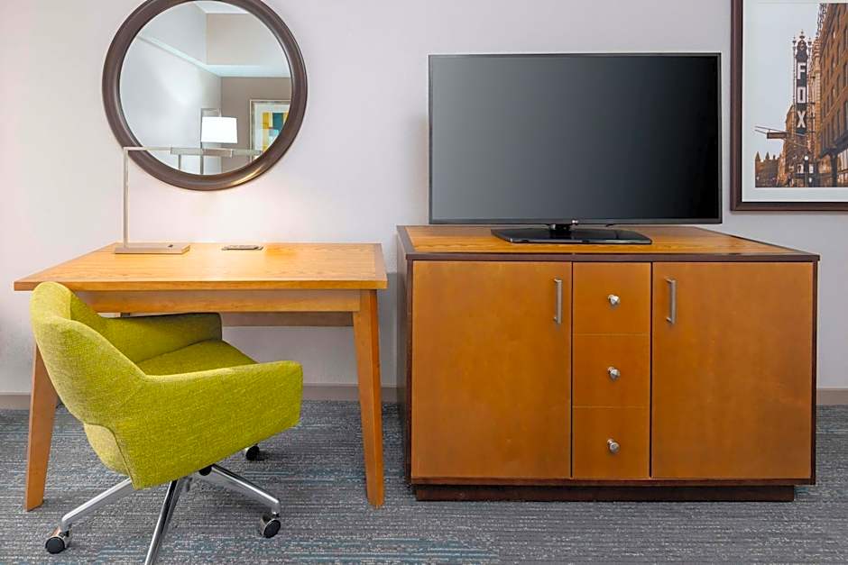 Hampton Inn By Hilton And Suites Clayton/St Louis-Galleria Area