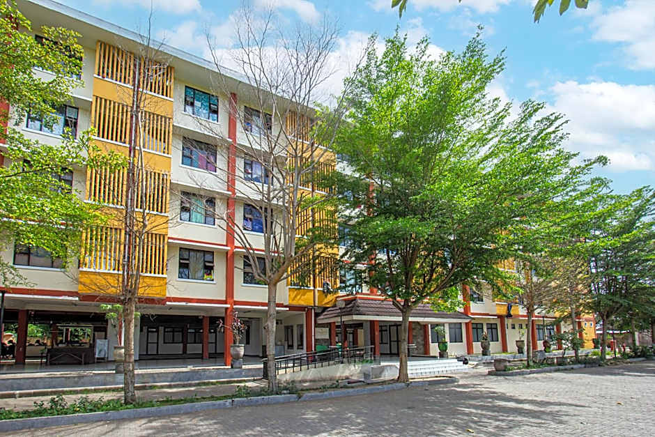 OYO Life 93405 Montong Are Residence