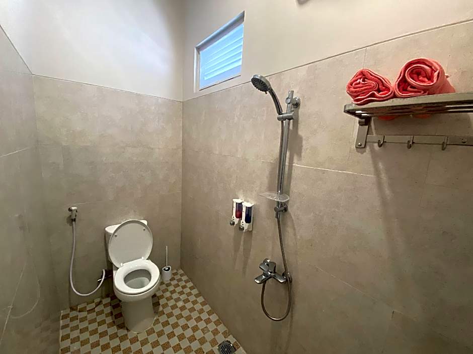 RedDoorz @ Araya House Ngawi