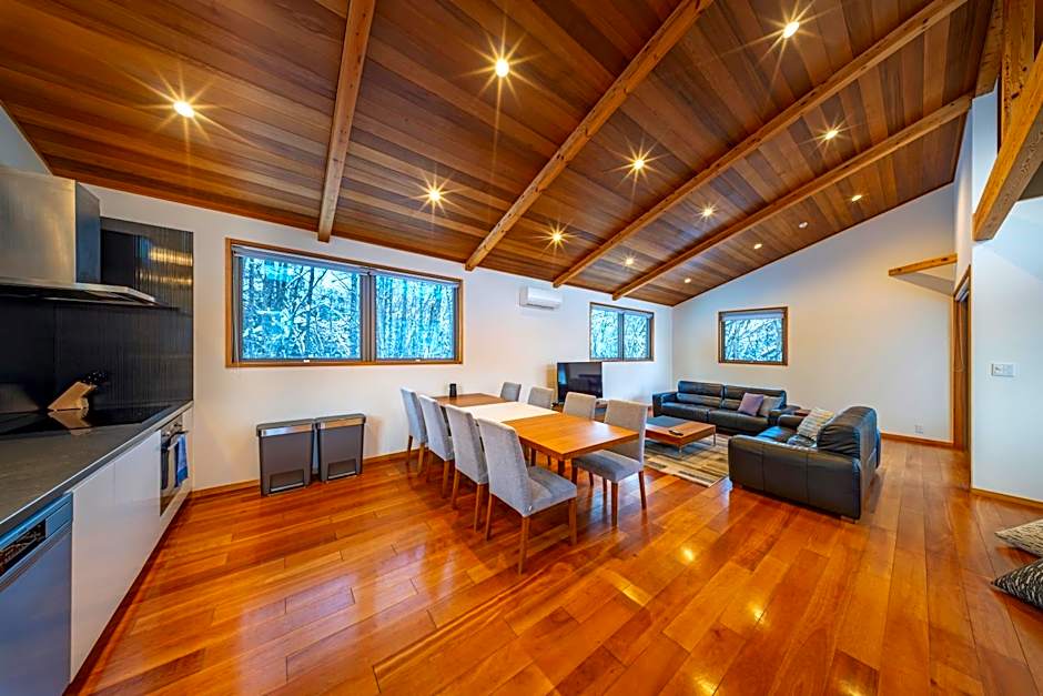 Bluebird Chalets by The Hakuba Collection