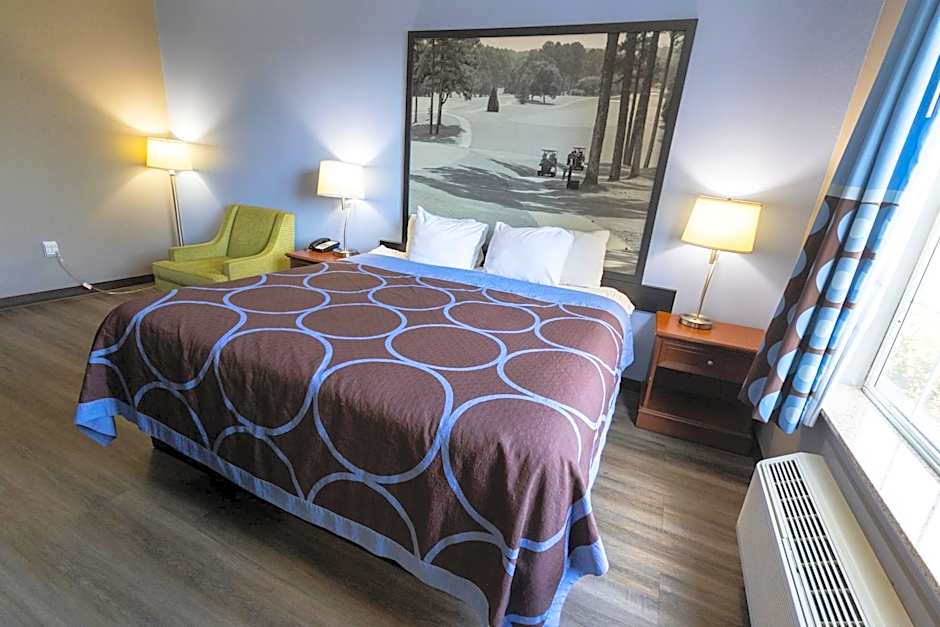 Super 8 by Wyndham Smithfield-Selma