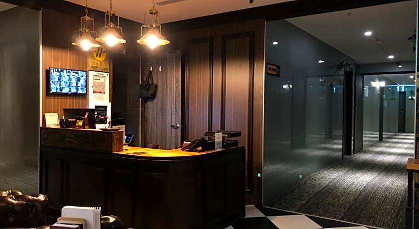 T.O.Hotel-Main Station