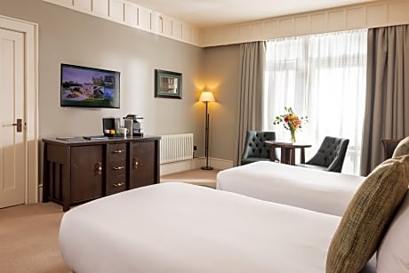 Deluxe Twin Guest Room