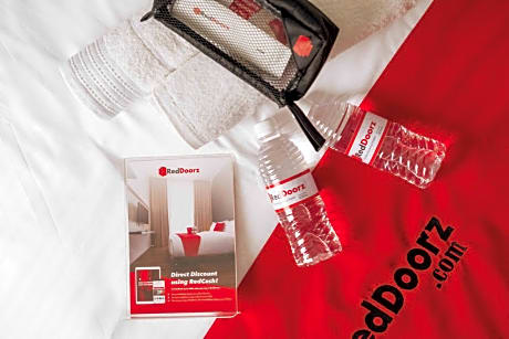 RedDoorz Room