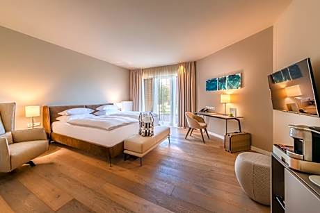 Executive Double Room with Balcony Gardenview