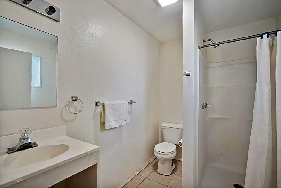 OYO Hotel Alpine TX near University