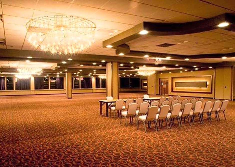 The Woodlands Inn