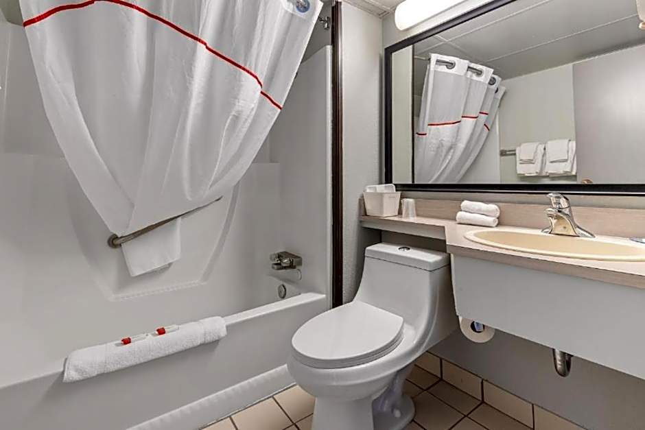 Emerald Hotel & Suites Calgary Airport