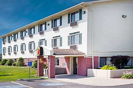 Super 8 by Wyndham Massena NY