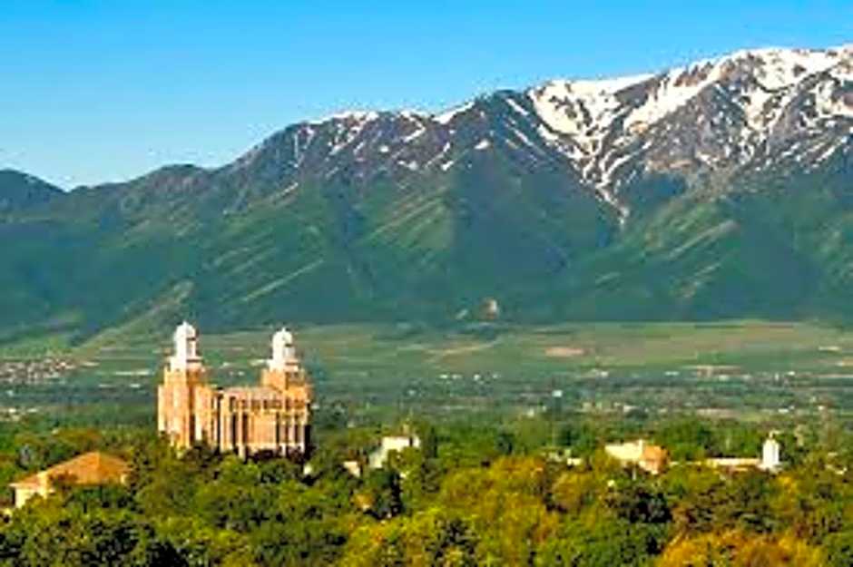 Holiday Inn Express & Suites Logan By IHG