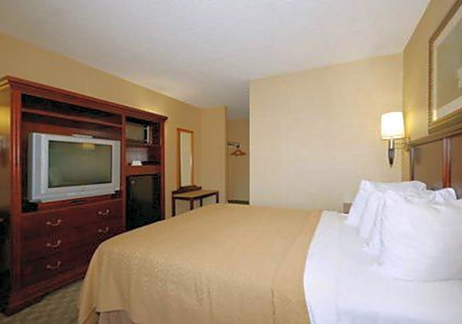 Quality Inn & Suites Bensalem