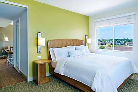 Executive Suite, 1 King Bed with Sofa bed (1 King Bed and 1 Double Sofa Bed)